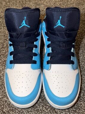 Air Jordan 1 Low-Top Sneakers in White and Light Blue with Navy Accents